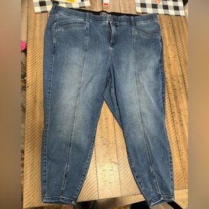 Torrid Bombshell Skinny Jean 28R